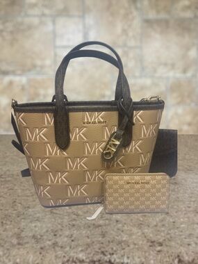 Michael Kors Eliza Small Embossed Tote & Wallet Set Camel/Brown